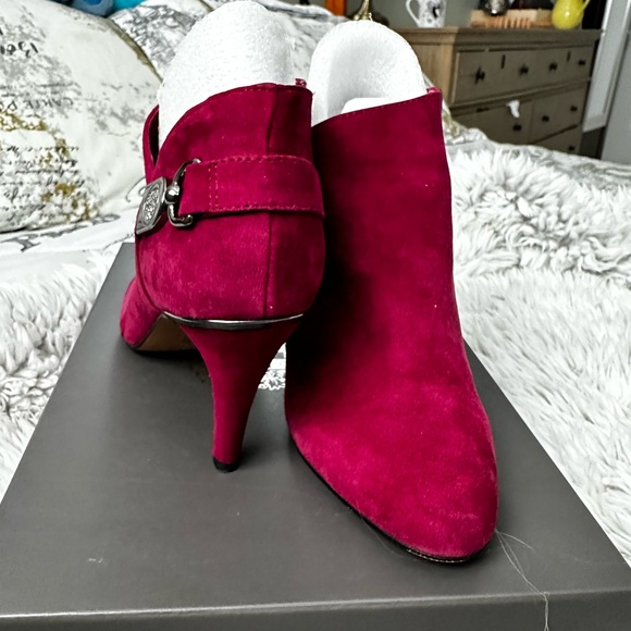 Vince Camuto ribbon red (pink burgundy booties) - Picture 5 of 6